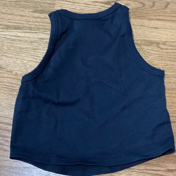 OQQ: BLACK CROP TOP - Picture 3 of 3